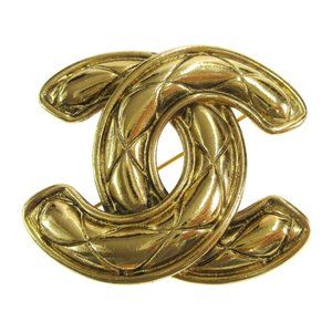 CHANEL Quilted CC Logos Charm Brooch Pin Corsage Gold-plated 1152 64480